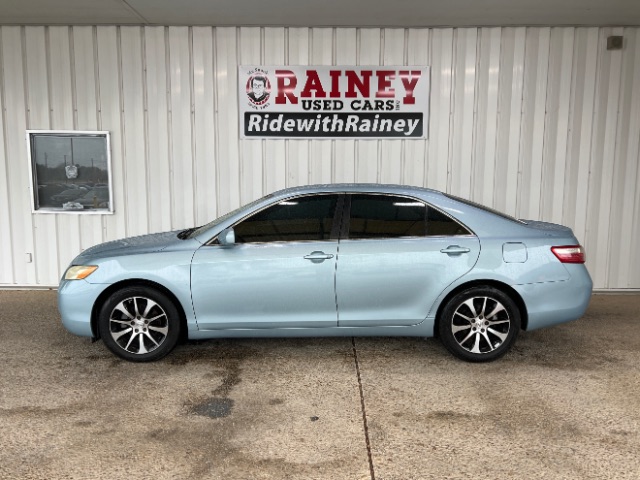 2009 Toyota Camry LE's photo