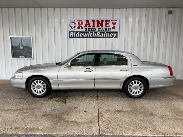 2006 Lincoln Town Car Signature's photo