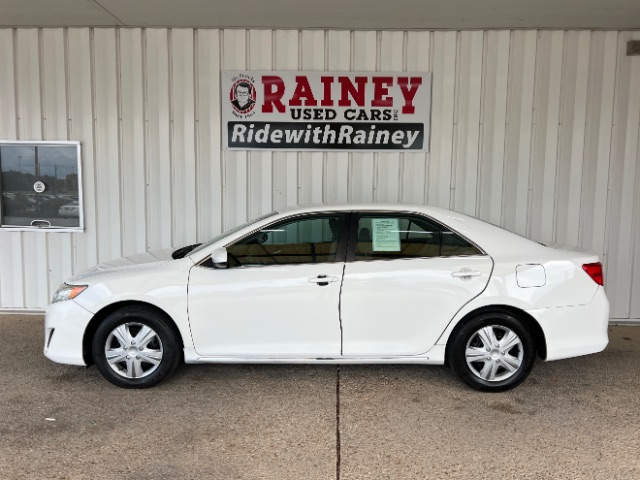 2012 Toyota Camry SE's photo