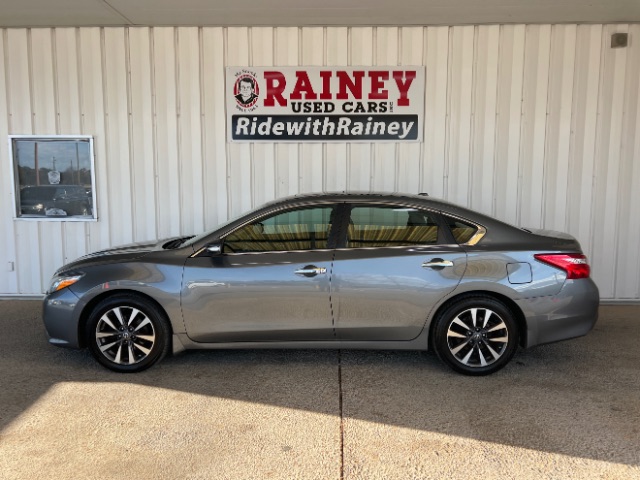 2016 Nissan Altima SL's photo