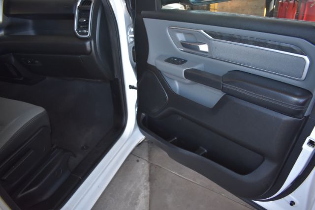 Additional photo of vehicle.