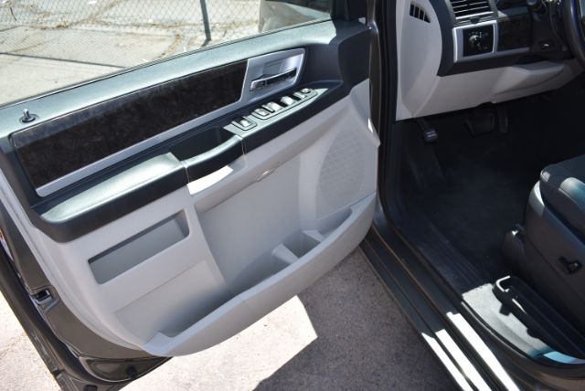 2010 Dodge Grand Caravan Crew - Photo 10