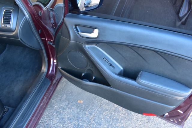 Additional photo of vehicle.
