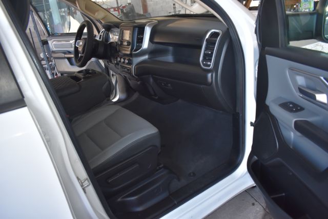 Additional photo of vehicle.