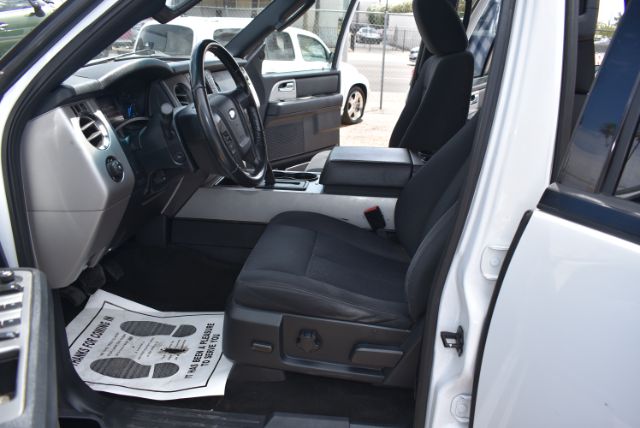 Additional photo of vehicle.
