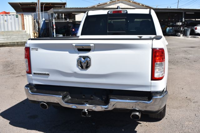 Additional photo of vehicle.
