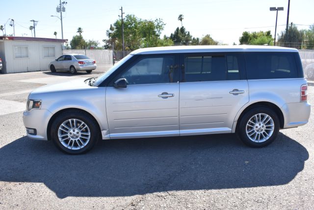 Additional photo of vehicle.