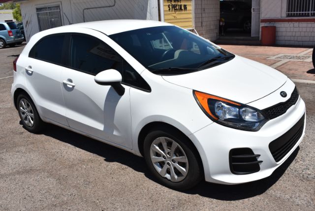 2016 Kia Rio 5-Door LX