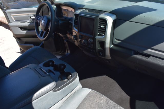 Additional photo of vehicle.