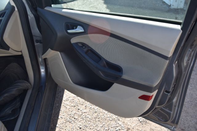 Additional photo of vehicle.