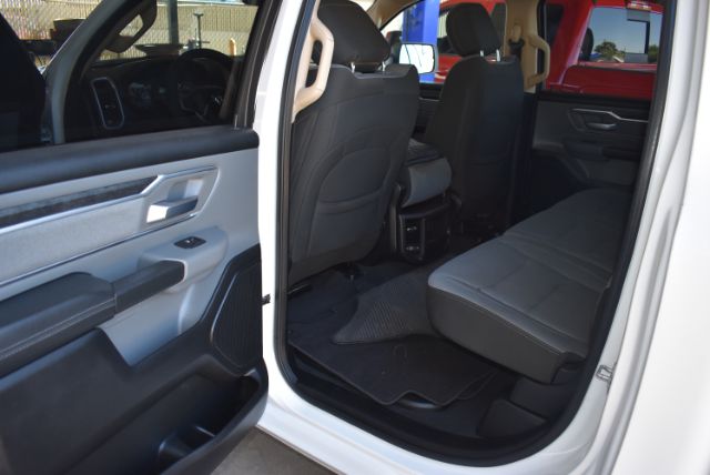 Additional photo of vehicle.