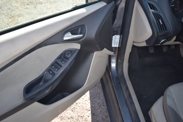Additional photo of vehicle.