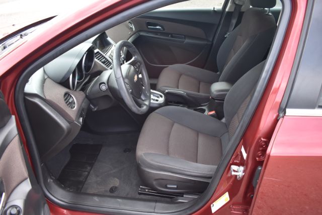 Additional photo of vehicle.
