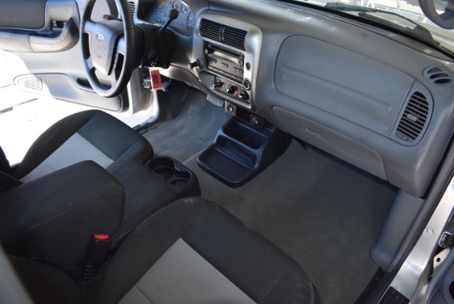 Additional photo of vehicle.