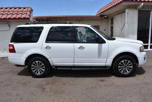 Additional photo of vehicle.