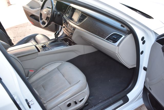 Additional photo of vehicle.