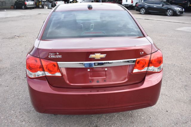 Additional photo of vehicle.