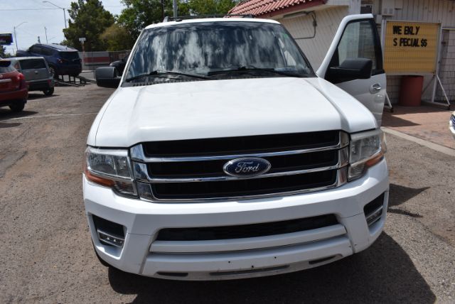 Additional photo of vehicle.