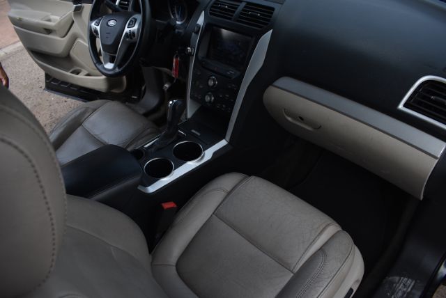 2013 Ford Explorer XLT - Photo 17