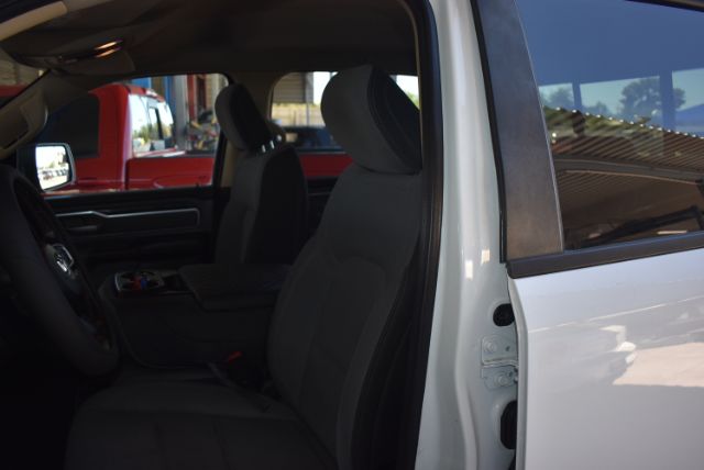 Additional photo of vehicle.