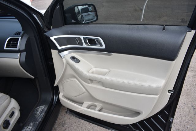 2013 Ford Explorer XLT - Photo 15