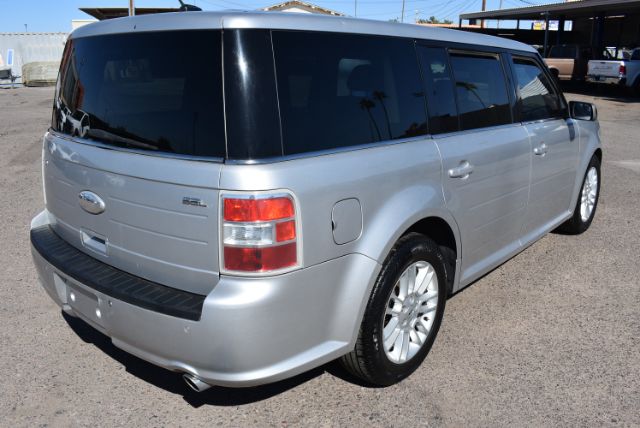 Additional photo of vehicle.