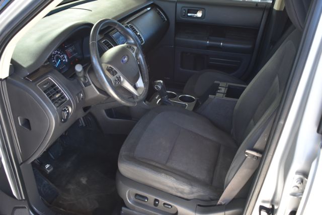 Additional photo of vehicle.