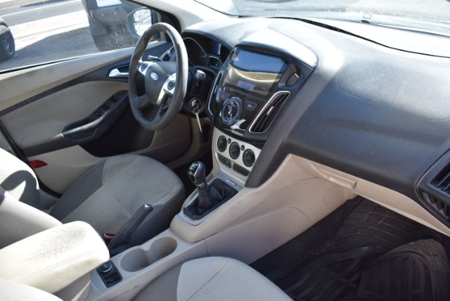 Additional photo of vehicle.