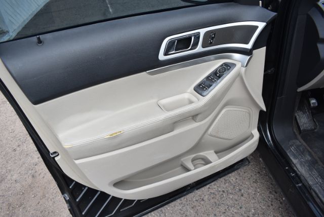 2013 Ford Explorer XLT - Photo 9