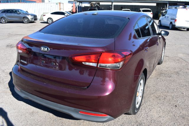 Additional photo of vehicle.