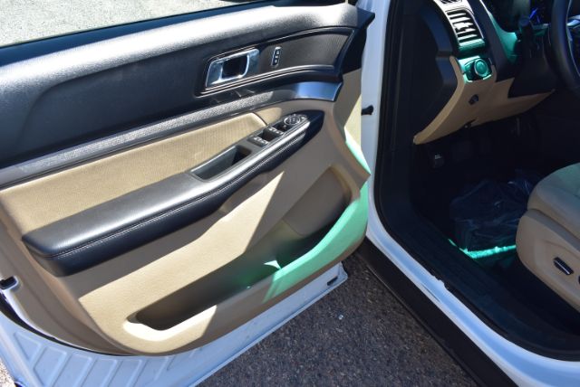 Additional photo of vehicle.