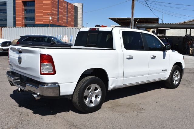 Additional photo of vehicle.