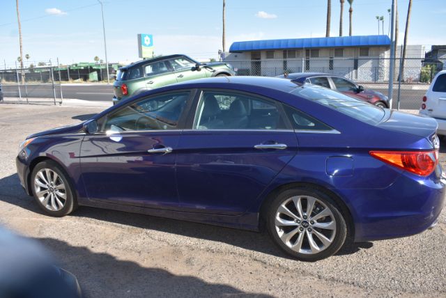 Additional photo of vehicle.