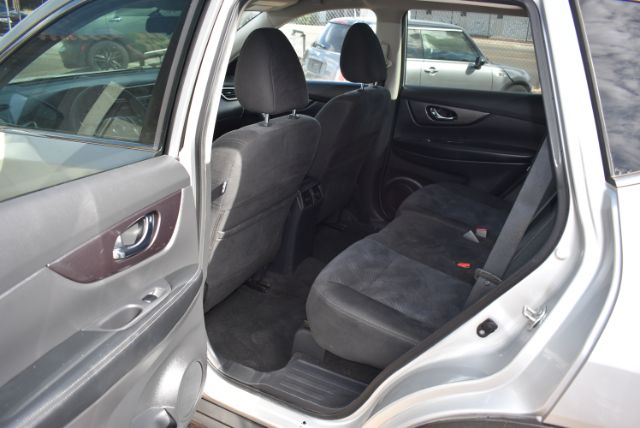 Additional photo of vehicle.