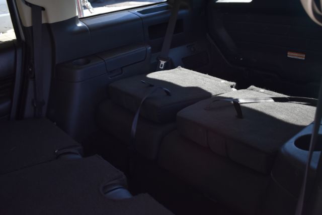 Additional photo of vehicle.