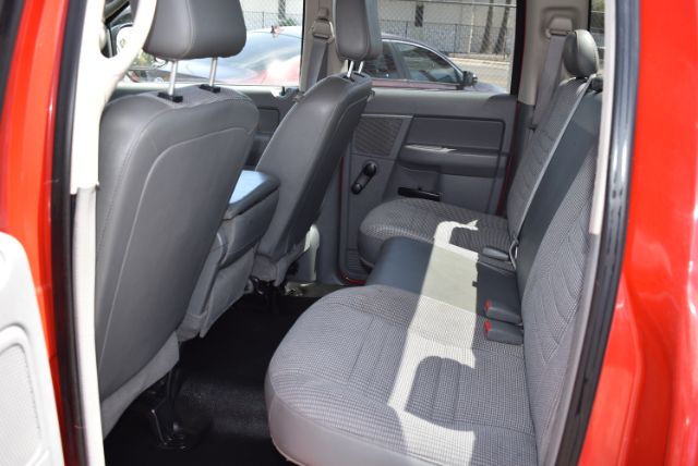 Additional photo of vehicle.