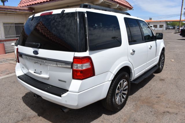 Additional photo of vehicle.