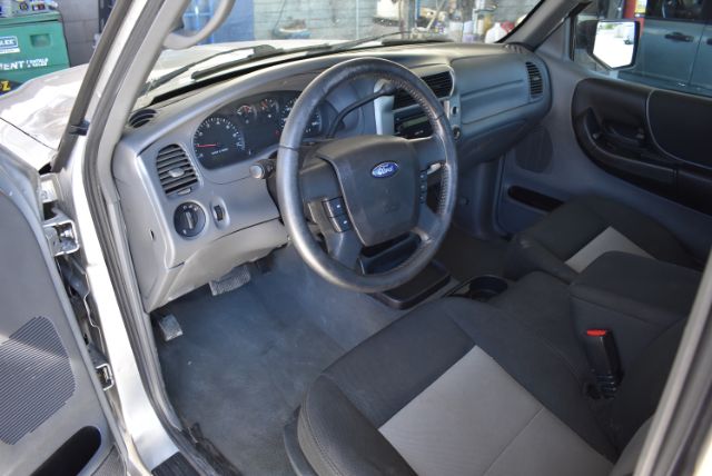 Additional photo of vehicle.