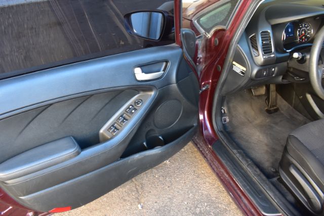 Additional photo of vehicle.