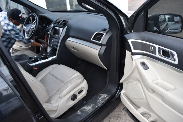 2013 Ford Explorer XLT - Photo 16