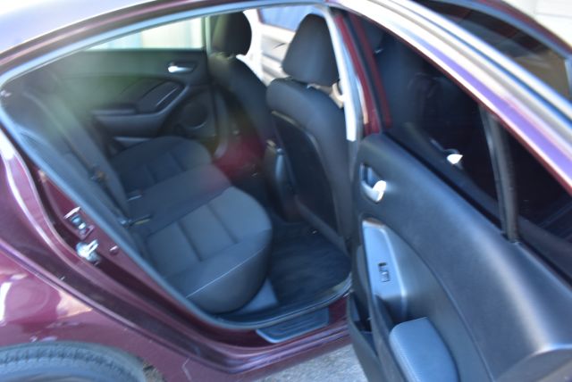 Additional photo of vehicle.