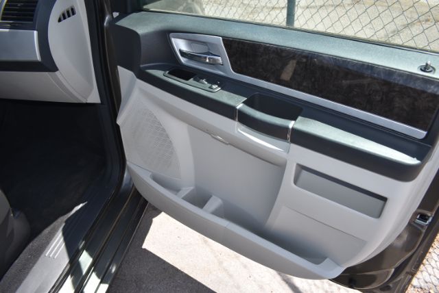 2010 Dodge Grand Caravan Crew - Photo 19