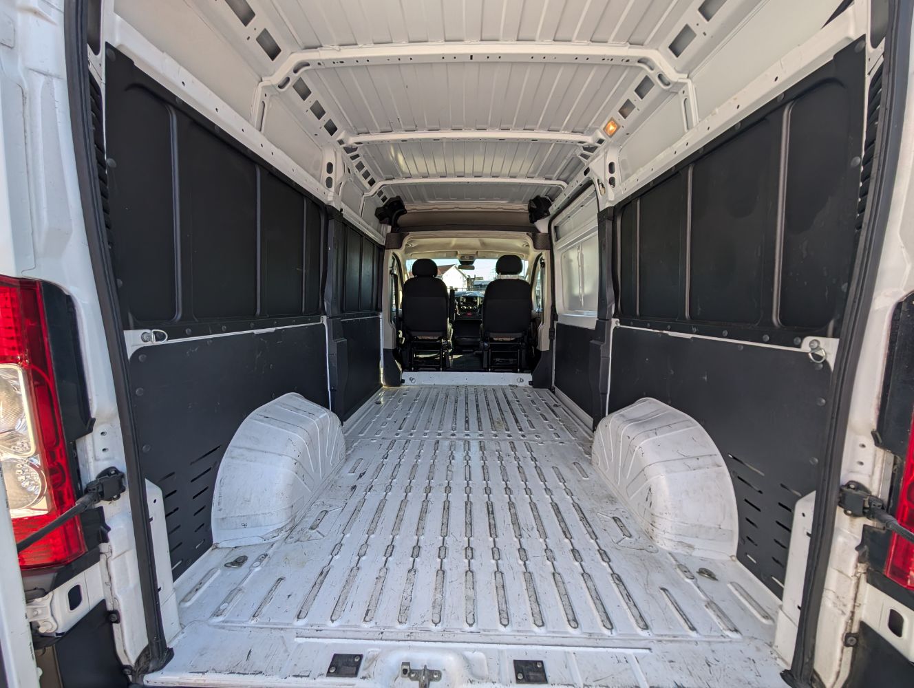 2019 RAM ProMaster Cargo Van Base photo 19