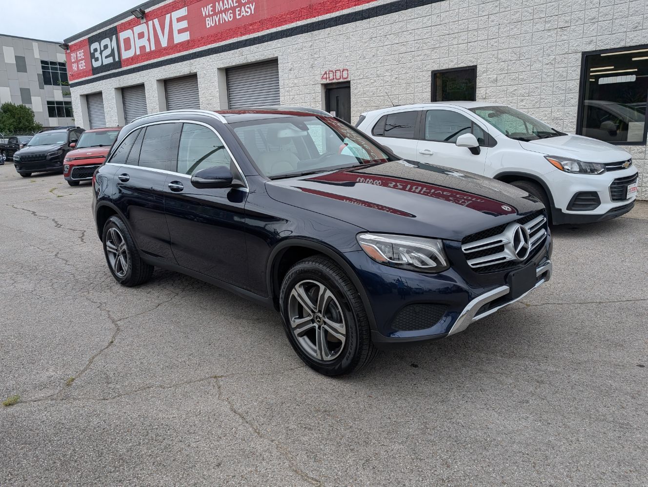 2019 Mercedes Benz GLC 300 4MATIC photo 3