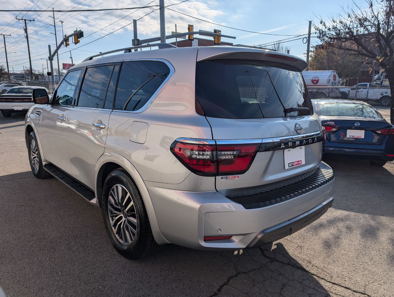 2022 Nissan Armada SV photo 8