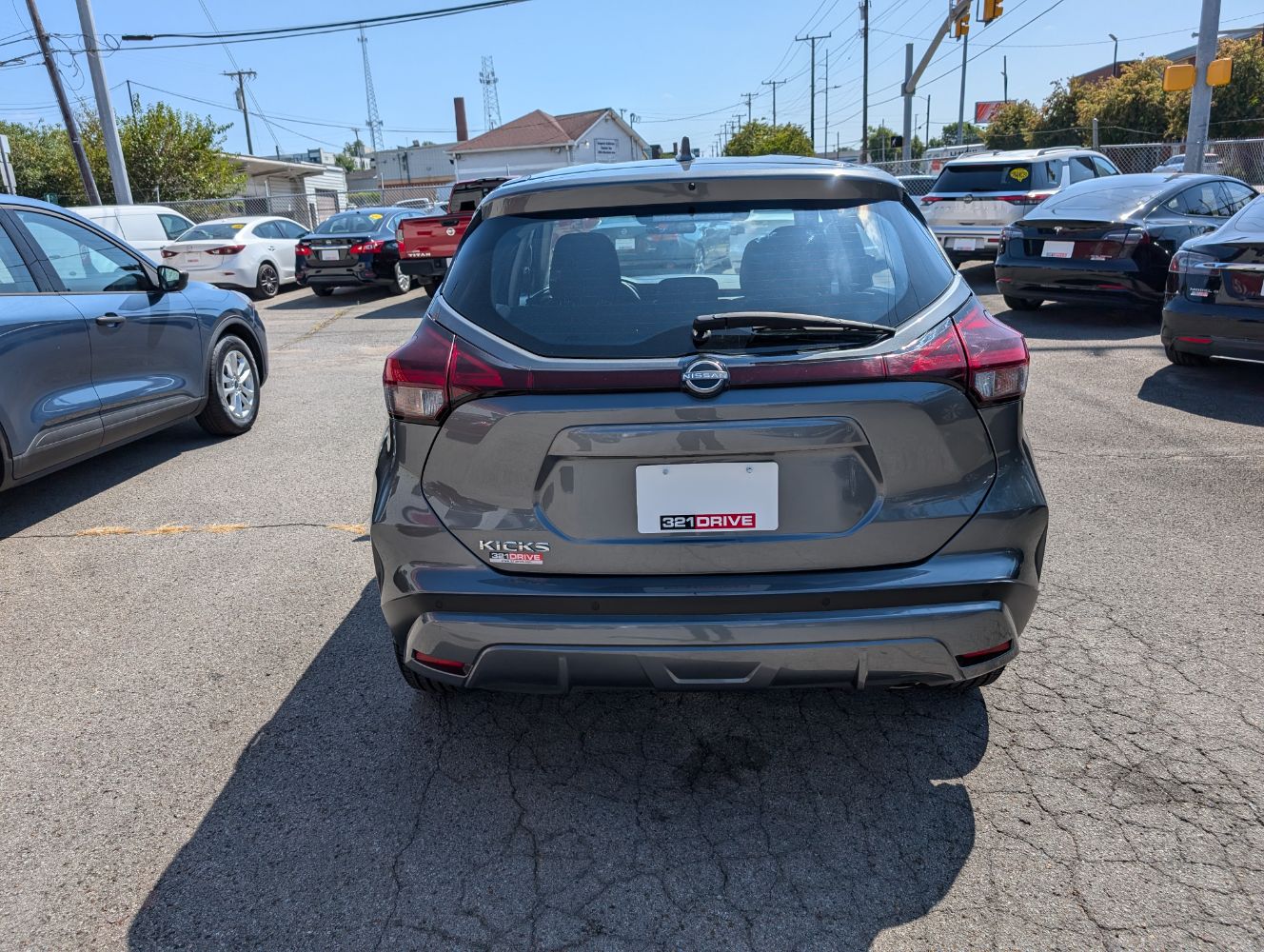 2023 Nissan Kicks S photo 6
