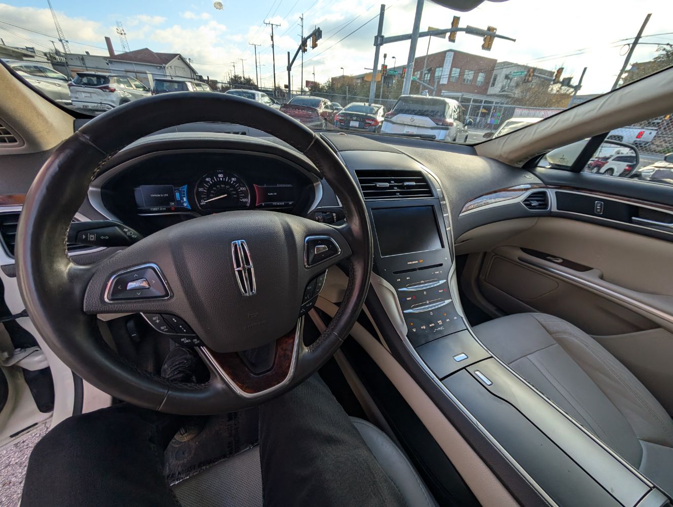 2016 Lincoln MKZ Hybrid photo 19