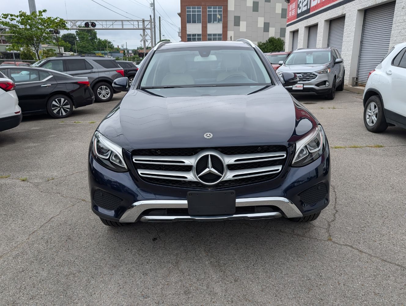 2019 Mercedes Benz GLC 300 4MATIC photo 2