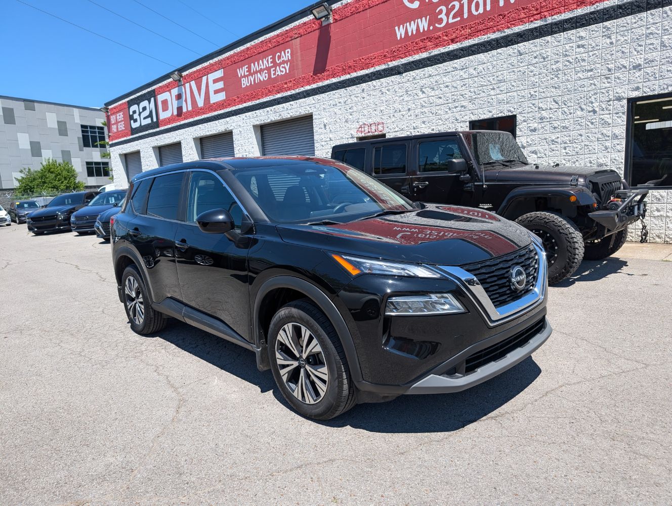 2023 Nissan Rogue SV FWD's photo