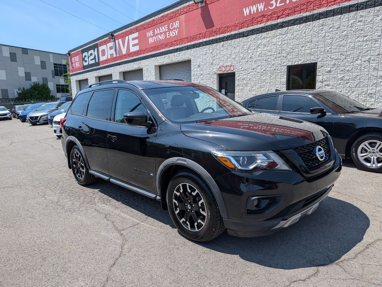 2020 Nissan Pathfinder SV 2WD's photo